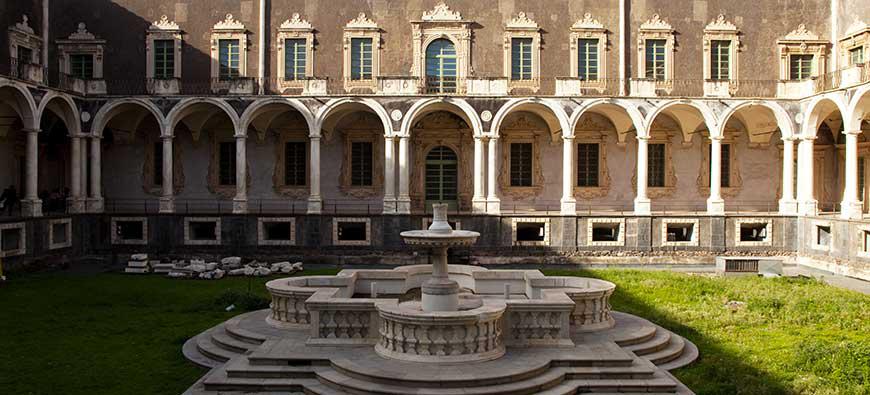 Chiostro dei marmi 2